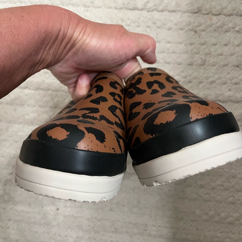 Shoes - Picture 4 of 5